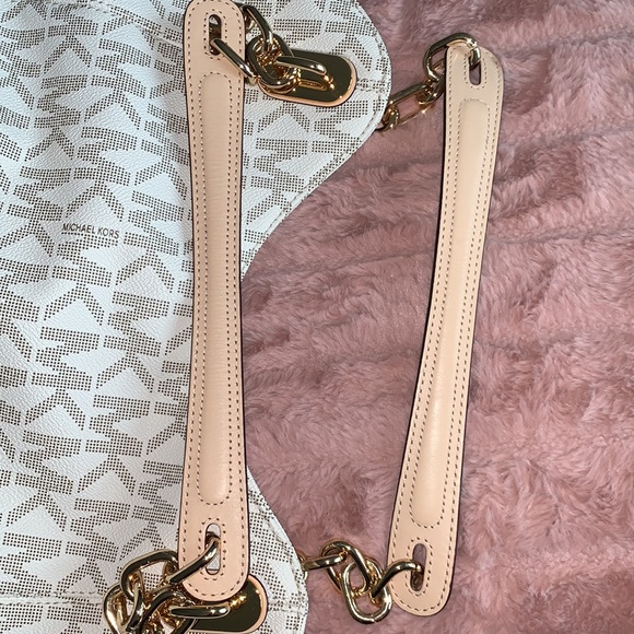 Michael Kors Vanilla purse - Picture 9 of 10